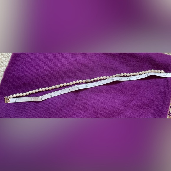 Like New - Lauren Ralph Lauren Pearl Necklace - Picture 6 of 6